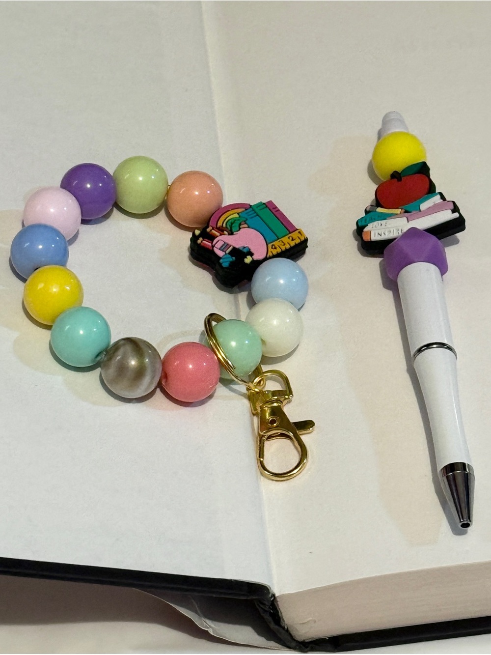 Teacher Kids Bookworm Beaded Pen, Keychain Wristlet Set School Gift BTJ - Picture 3 of 6